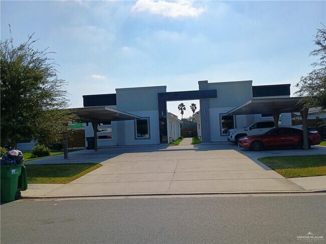 5 West Dr in Pharr, TX - Building Photo - Building Photo