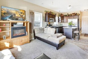 1010 Van White Memorial Blvd in Minneapolis, MN - Building Photo