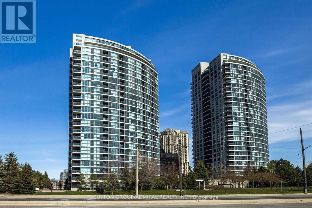 28 Harrison Garden Blvd in Toronto, ON - Building Photo