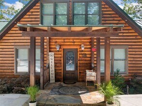 5281 Laurel Ln in Gainesville, GA - Building Photo - Building Photo