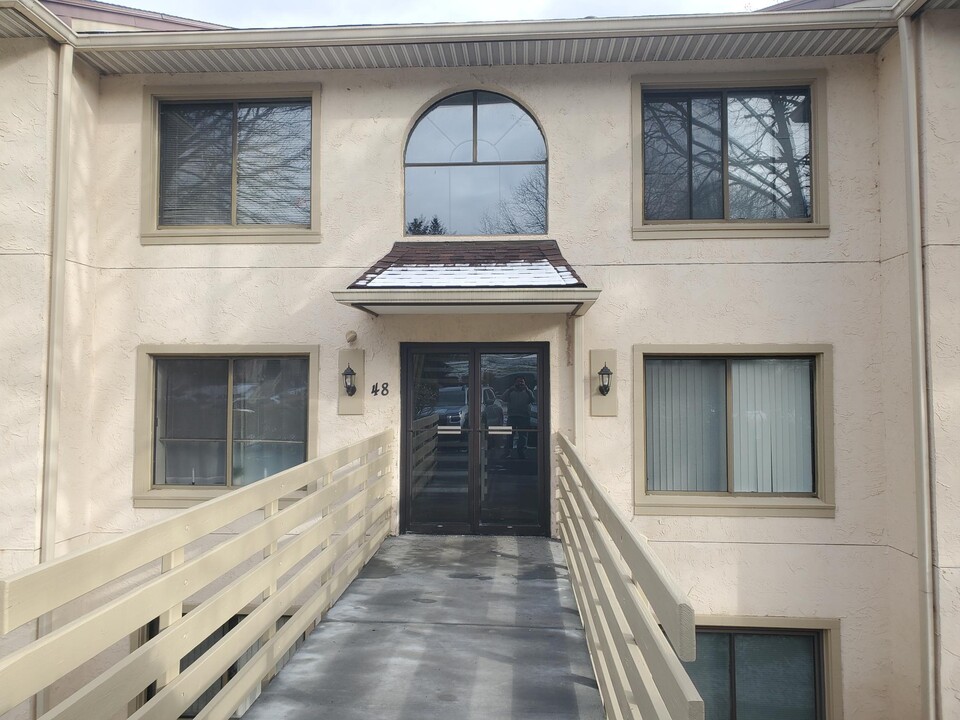 48 Muirfield Dr in Reading, PA - Building Photo