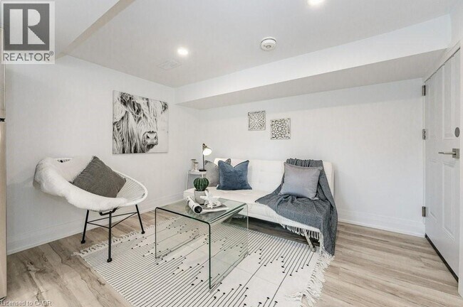 4 Royal Ave in Hamilton, ON - Building Photo - Building Photo