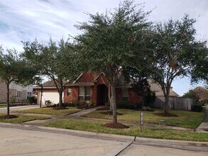 5402 Valley Country Ln in Sugar Land, TX - Building Photo - Building Photo