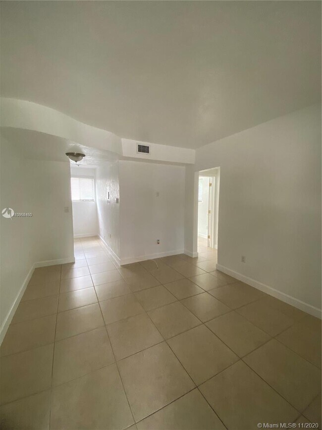421 SW 6th St-Unit -5 in Miami, FL - Building Photo - Building Photo