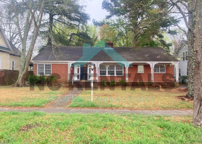 property at 414 N 3rd St