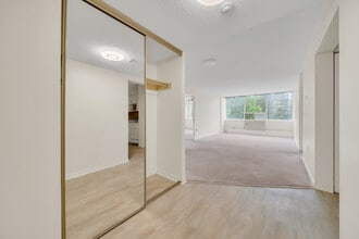 3227 King St E in Kitchener, ON - Building Photo - Building Photo