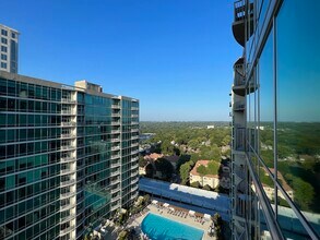 923 Peachtree St NE, Unit 1828 in Atlanta, GA - Building Photo - Building Photo