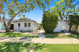 1704-1732 N Sierra Bonita Ave in Pasadena, CA - Building Photo - Building Photo