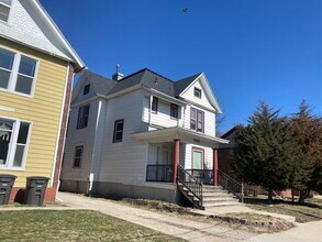 2815 Cottage Grove Ave in Des Moines, IA - Building Photo - Building Photo