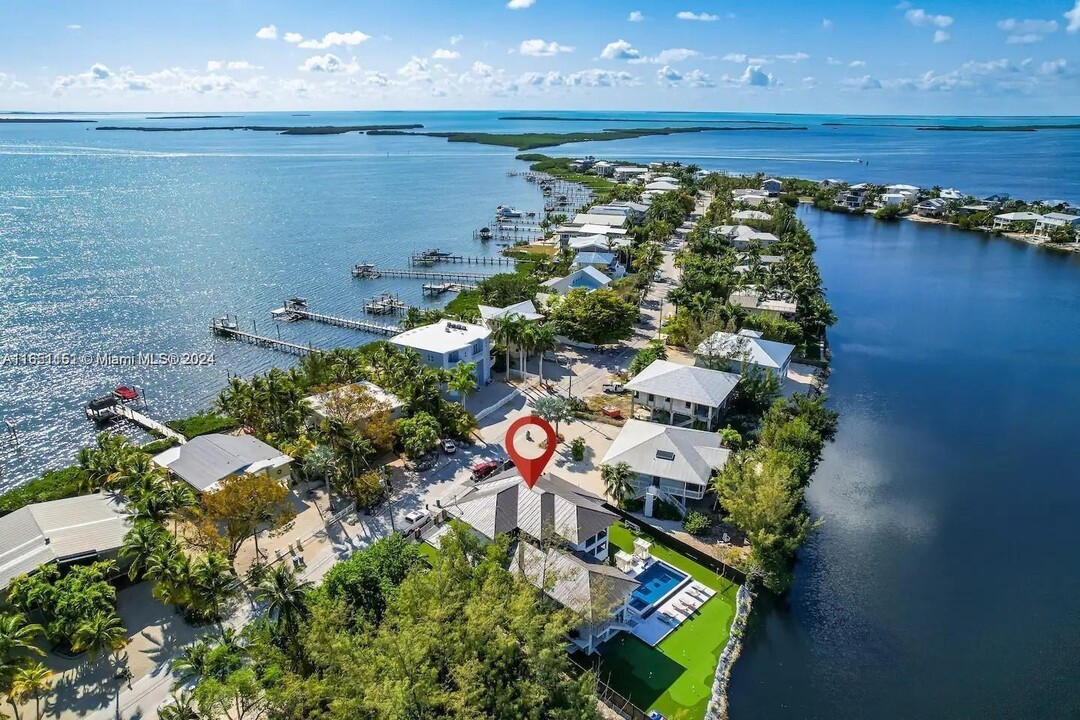 32 N Bounty Ln in Key Largo, FL - Foto de edificio