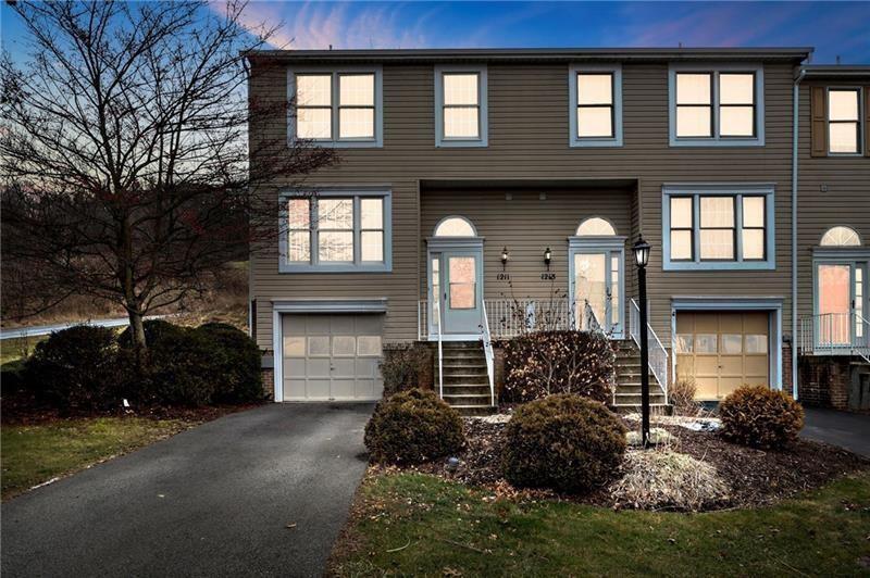 1211 Meadowbrook Dr in Canonsburg, PA - Building Photo