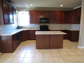 10211 Shetland Gate in San Antonio, TX - Building Photo - Building Photo