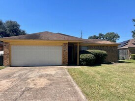 1650 Shirley Cir in Beaumont, TX - Building Photo