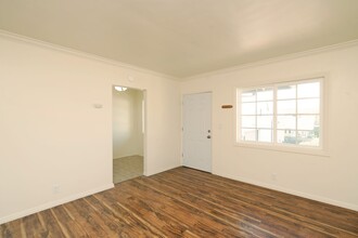 49 La Porte St in Arcadia, CA - Foto de edificio - Building Photo
