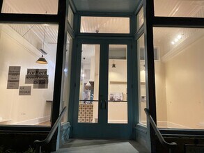 1728 N Franklin Pl, Unit Front in Milwaukee, WI - Building Photo - Building Photo