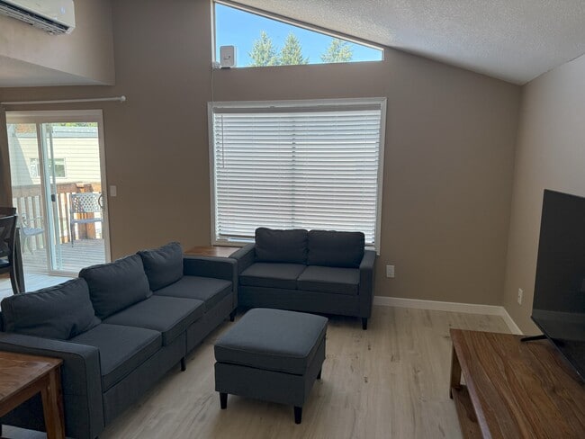 7306 NE 16th Ave, Unit #3