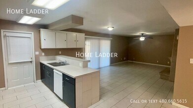1128 E Broadmor Dr in Tempe, AZ - Building Photo - Building Photo