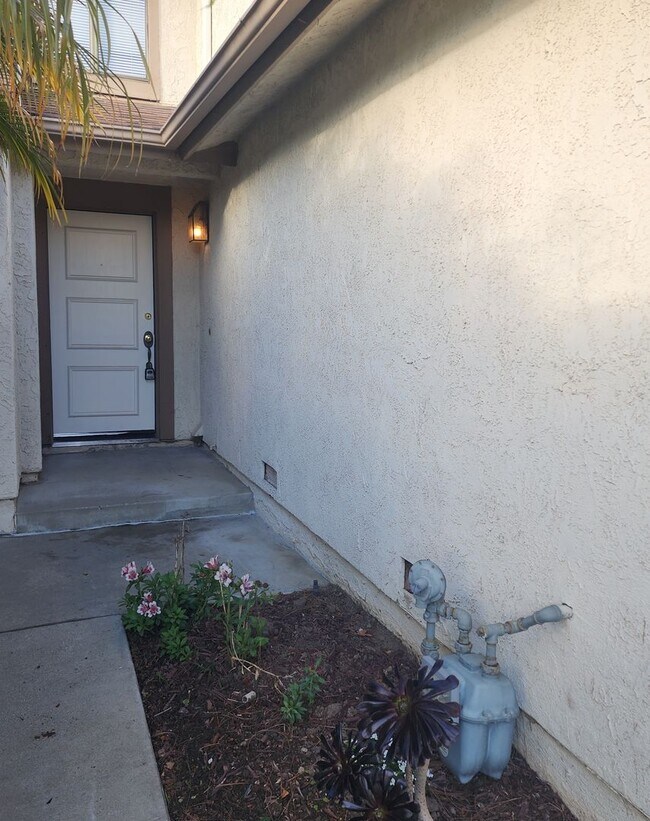 323 Blackfoot Ln in Ventura, CA - Building Photo - Building Photo