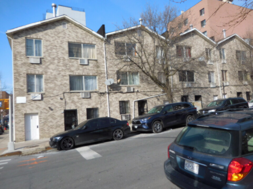 235 E 173rd St in Bronx, NY - Building Photo