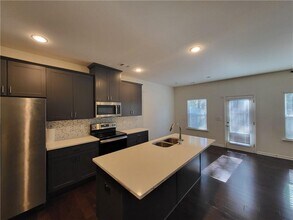 5136 Madeline Pl in Stone Mountain, GA - Building Photo - Building Photo