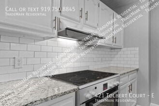 421 Tolbert Ct in Spring Lake, NC - Building Photo - Building Photo