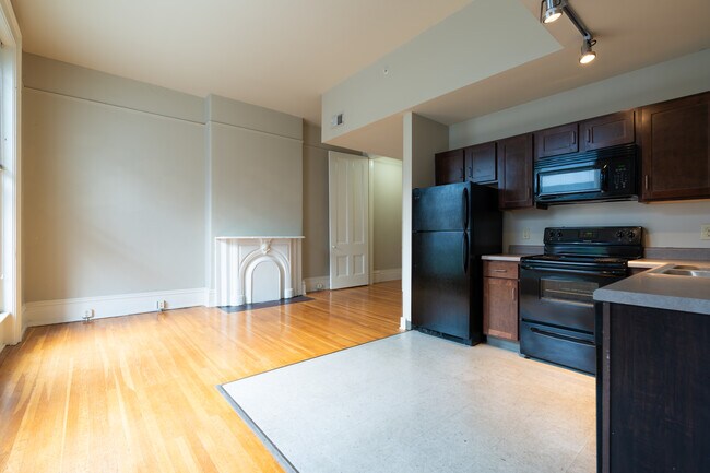 Guthrie-Coke Lofts in Louisville, KY - Foto de edificio - Interior Photo