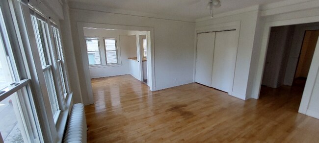 913 E Kilbourn Ave-Unit -31 in Milwaukee, WI - Building Photo - Building Photo