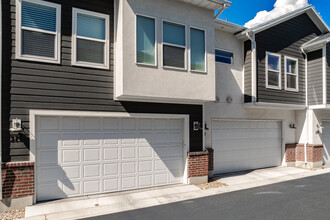 Gentile Station in Layton, UT - Foto de edificio - Building Photo