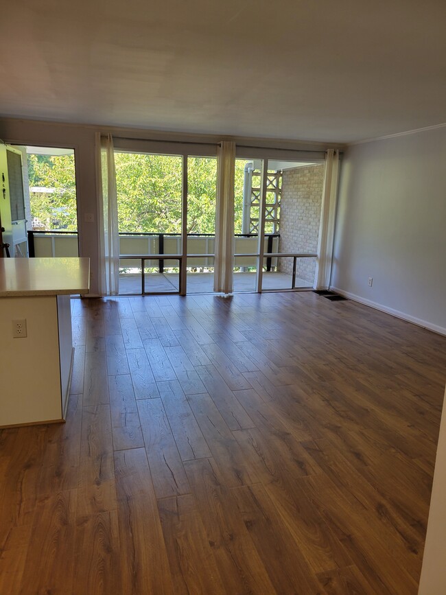 7533 Spring Lake Dr in Bethesda, MD - Building Photo - Building Photo