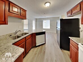 3806 Sungrove Cir E in Memphis, TN - Building Photo - Building Photo