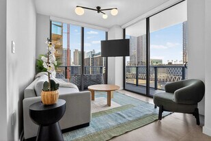 11 NE 6th St, Unit SI FL11-ID1492779P in Miami, FL - Building Photo