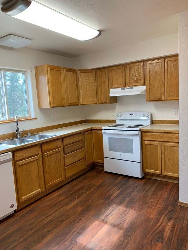 8160 Williwa Ave in Anchorage, AK - Building Photo - Building Photo