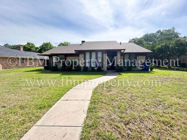 property at 2006 Pleasant Dr