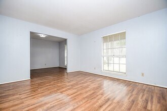 11602 Dover St in Houston, TX - Building Photo - Building Photo