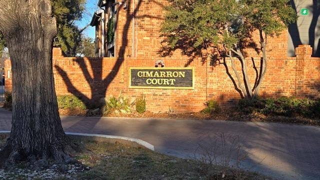 property at 18333 Roehampton Dr