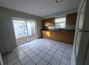 15117 Avalon Ave in Clearwater, FL - Foto de edificio - Building Photo