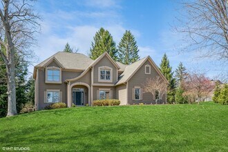7111 Saddle Oaks Dr in Cary, IL - Building Photo - Building Photo