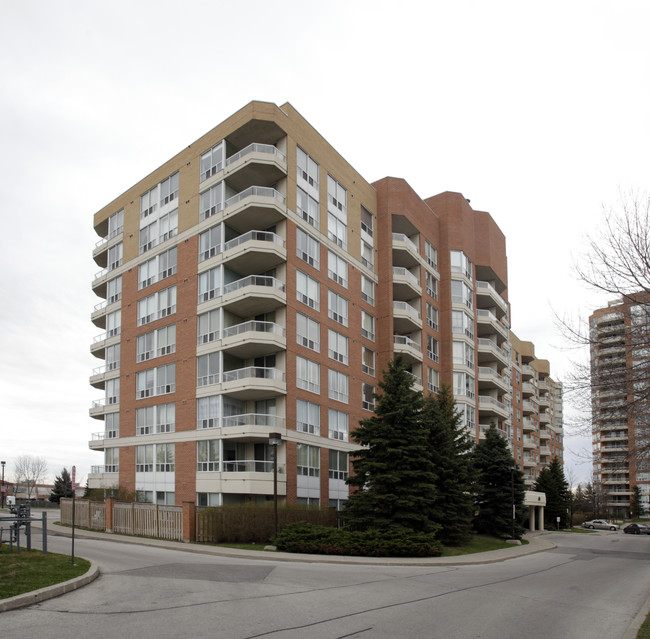 Mayfair on the Green IV in Toronto, ON - Building Photo - Primary Photo