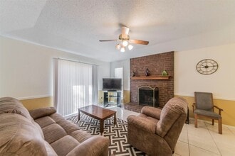 7512 Down Hill Dr in Fort Worth, TX - Building Photo - Building Photo