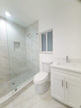 19 SE 12th Ave, Unit 1 in Fort Lauderdale, FL - Building Photo - Building Photo