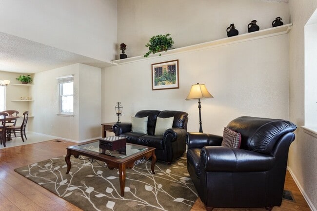 4955 S Flanders Ct in Centennial, CO - Building Photo - Building Photo