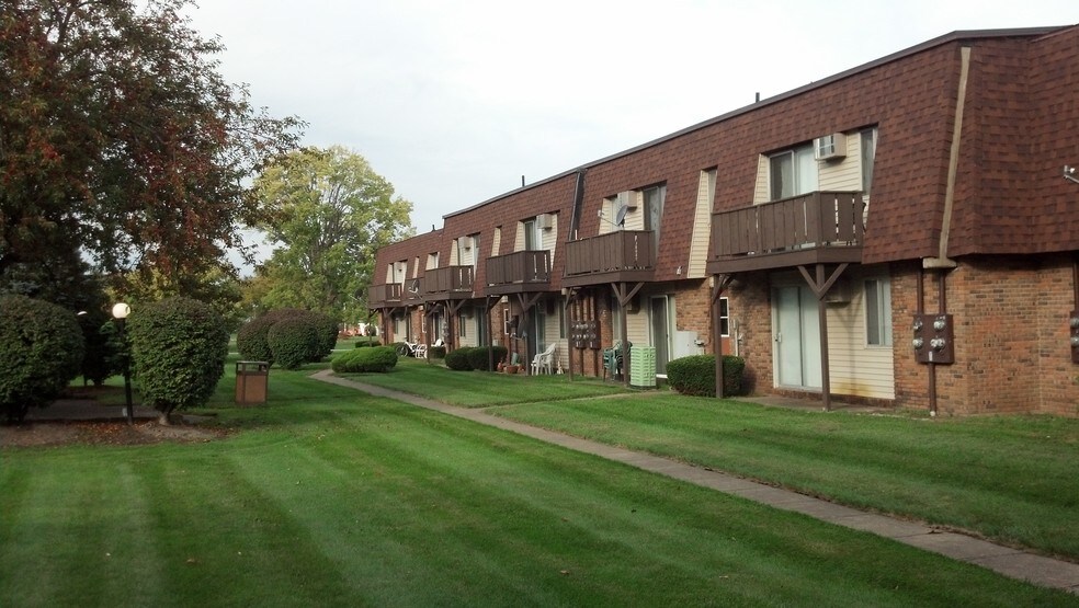 Muirwood Village Apartments Sandusky, OH Apartments For Rent