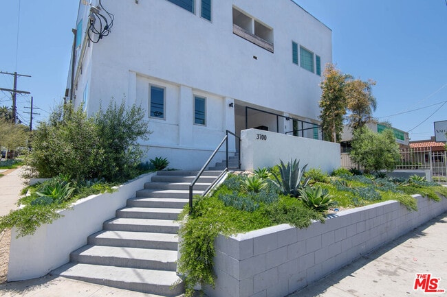 3700 W Sunset Blvd in Los Angeles, CA - Building Photo - Building Photo