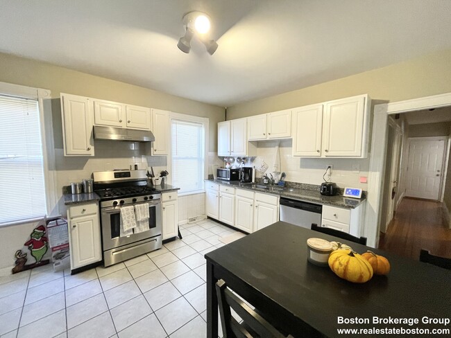 property at 9 Taft St