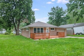 214 Augusta St in Mahomet, IL - Building Photo - Building Photo