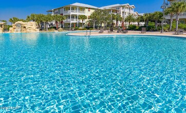 8700 Front Beach Rd in Panama City Beach, FL - Foto de edificio - Building Photo