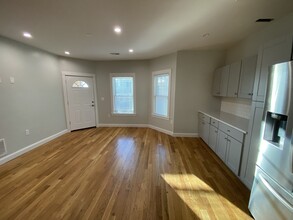 551 Park St in Boston, MA - Building Photo - Building Photo