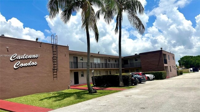 10740 SW 3rd St in Miami, FL - Building Photo - Building Photo