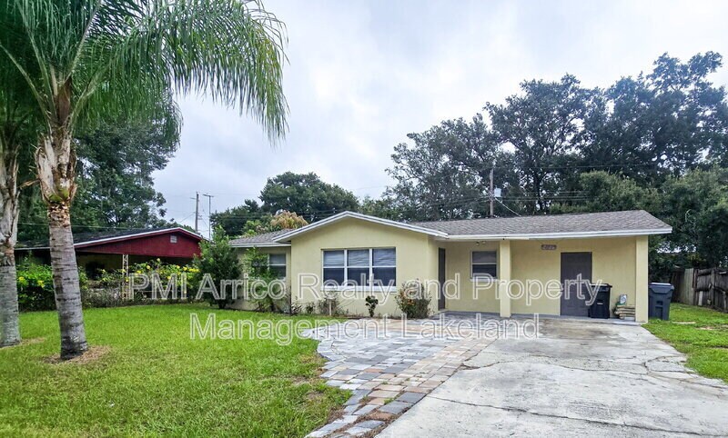 2526 Edmond Cir in Auburndale, FL - Building Photo