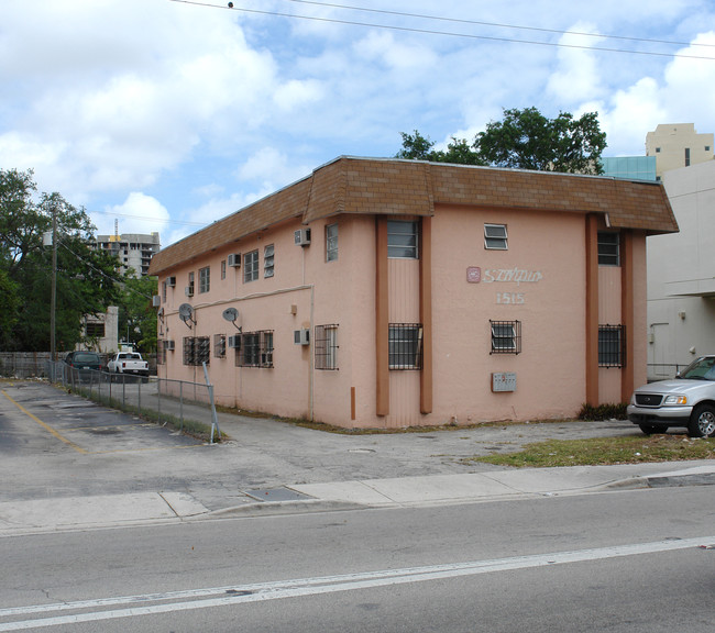 1515 NW North River Dr in Miami, FL - Foto de edificio - Building Photo